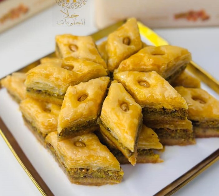 476963165_629956849405010_2534367612422988117_n بكلاوة طرابلسية فستق عسل طبيعي حلا - الصورة 1