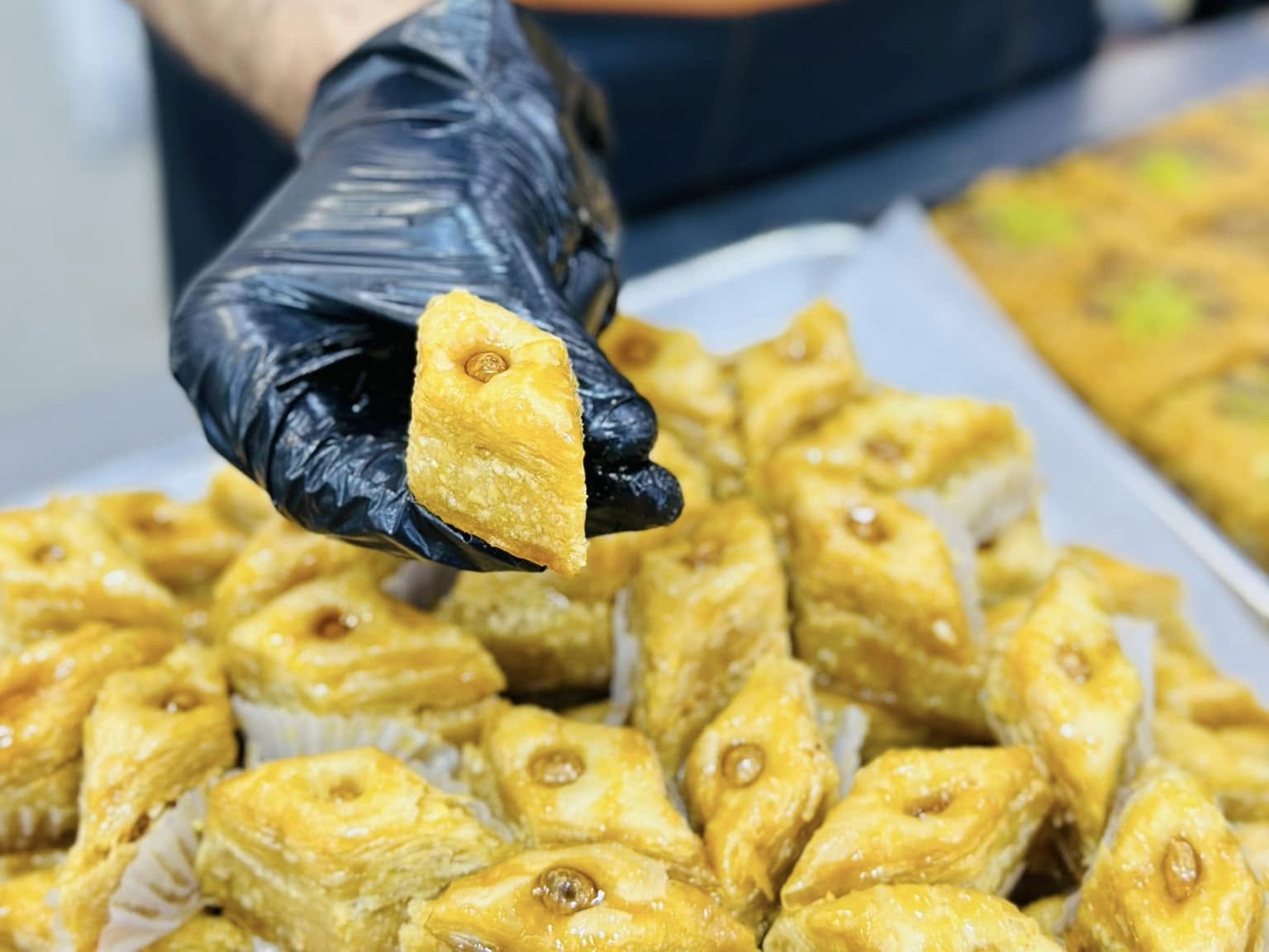 484903599_654638156936879_3746891221967924160_n بكلاوة طرابلسية لوز وعسل طبيعي - الصورة 1